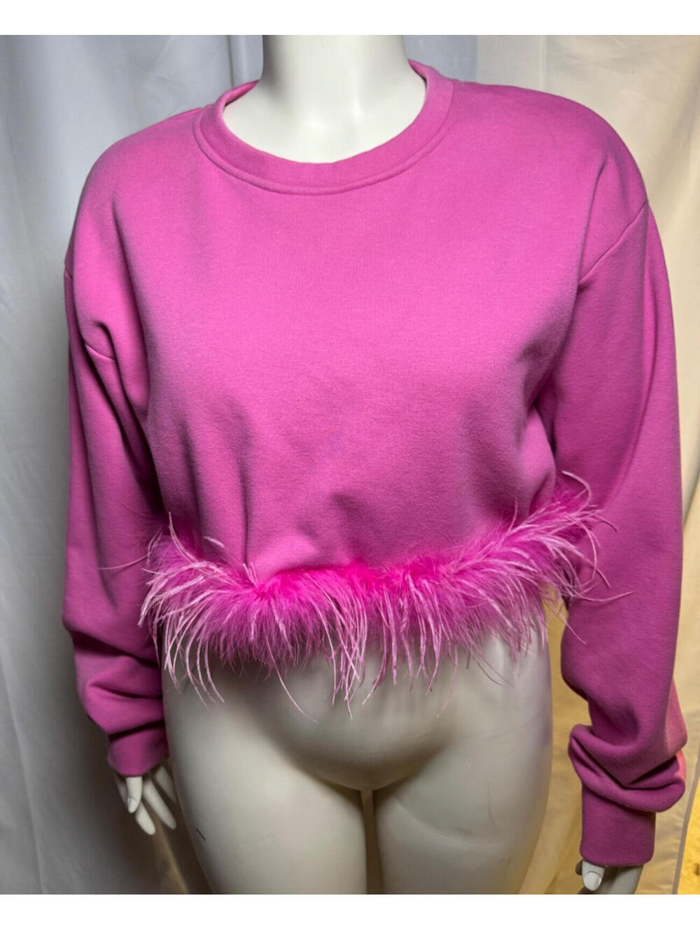 Le Lis Long Sleeve Sweatshirt Feather Hem Trim Barbiecore Glam Large